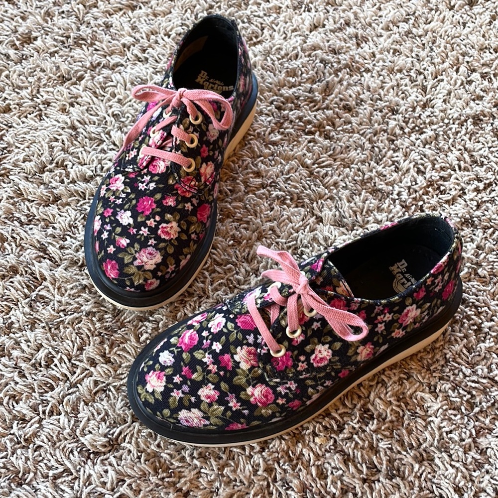 ⭐🌺💙🌼Women’s Dr. Marten’s Air Cushion Sole Shoes, Size 5 💢 Like New!💢⭐🌺💙🌼